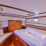  Blue Cruise *